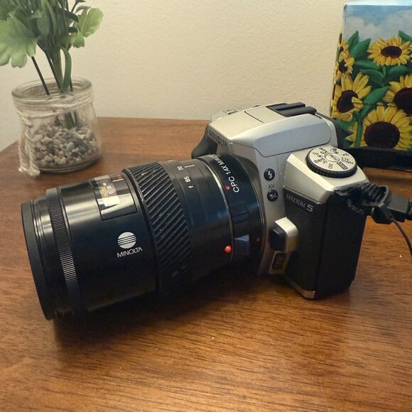 Minolta Maxxum 5 Film Camera - Picture 1 of 4